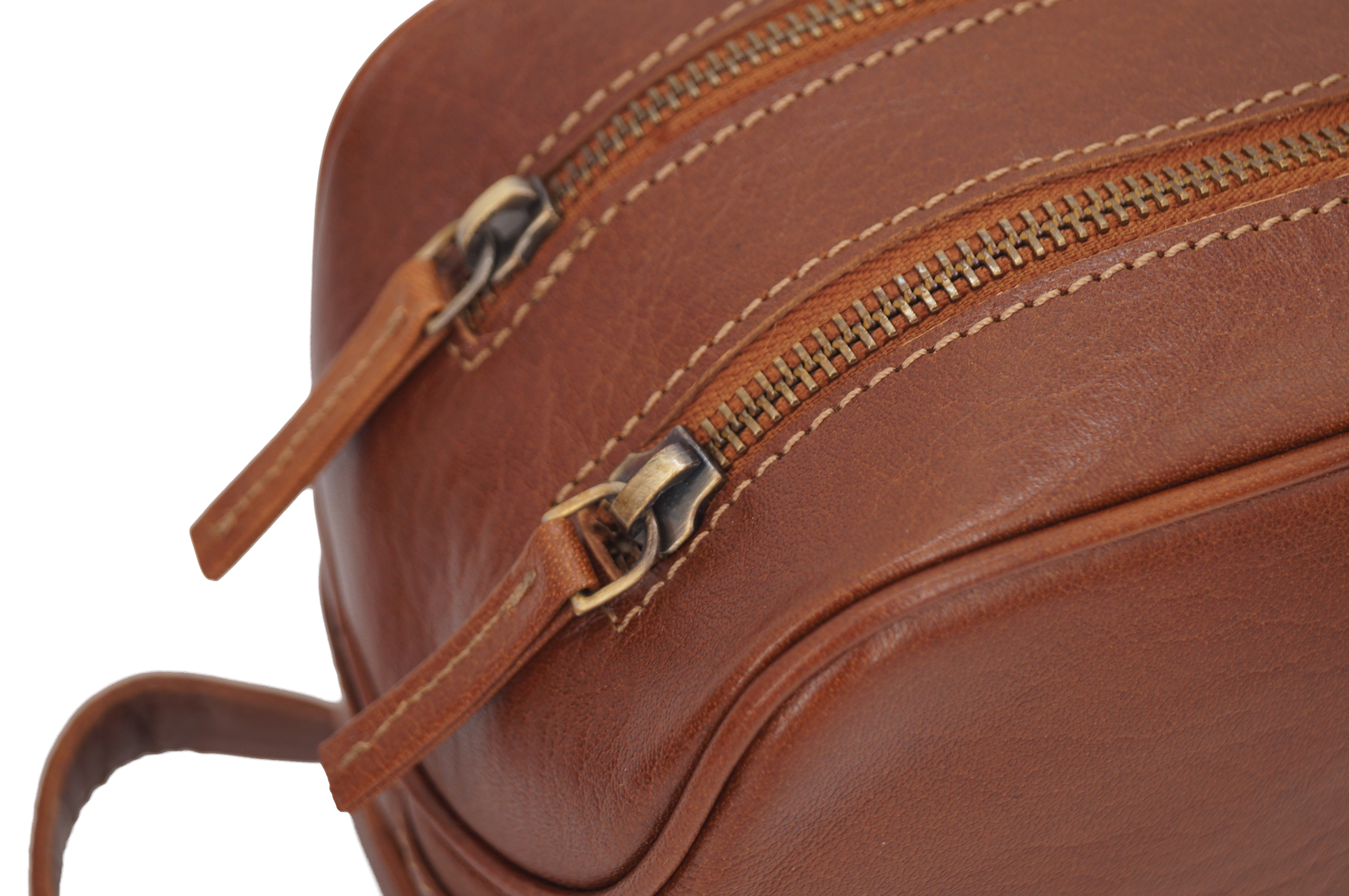 GERMANUS geräumige Kulturtasche "Andreas" aus Echtleder in hellbraun